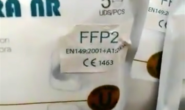 Per què hi ha mascaretes KN95 que porten un adhesiu que diu FFP2?