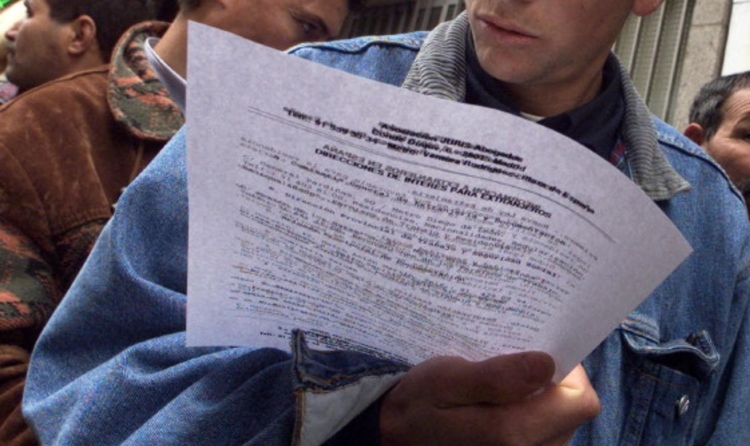 Què és la declaració responsable, una mesura “excepcional” per a la regularització que ja es va fer servir amb refugiats ucraïnesos