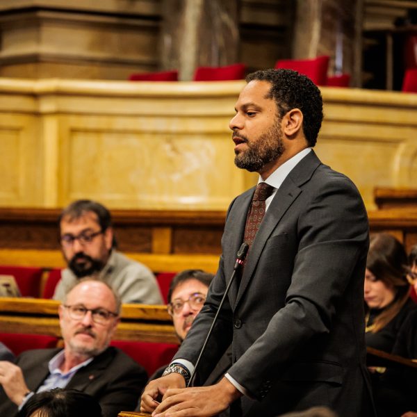 Ignacio Garriga intervé al ple del Parlament de Catalunya, a 15 d’abril de 2026. Font: Parlament (Sergi Ramos Ladevesa)
