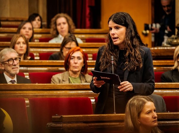 La llengua és el primer motiu de discriminació en una enquesta, però les denúncies més habituals són per racisme i LGTBI-fòbia