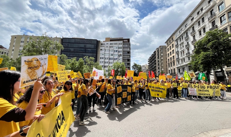 Vaga 7 de Maig "Dignifiquem la professió" Font: USTEC